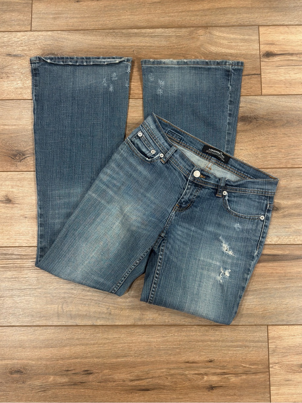 VS LONDON Retired Vintage 2000s Y2k Distressed Low-rise Flare Jeans | Size 2
